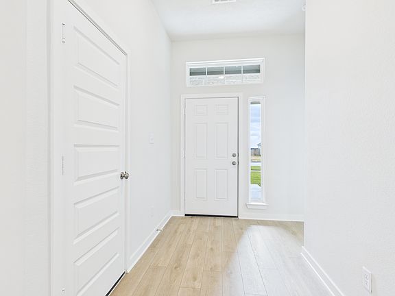 2nd image of 1906 Viva Rd