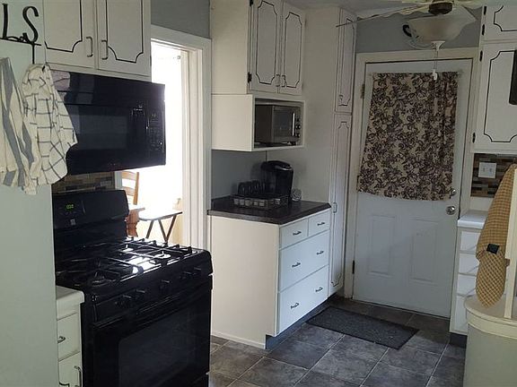 4th image of 1323 22nd Ave