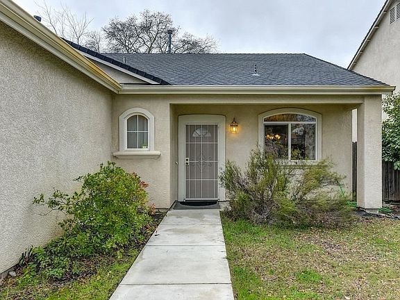 3rd image of 4929 Jolana Ln