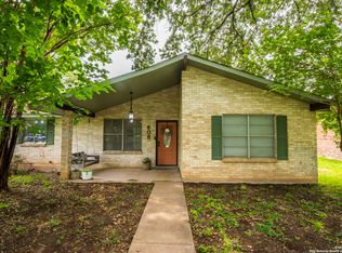 606 Dorothy Jo Cir, Uvalde, TX 78801