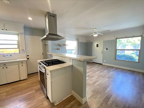 4th image of 2315 Lincoln Ave #0