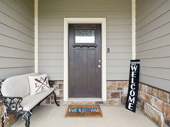 5th image of 111 Campfire Ct