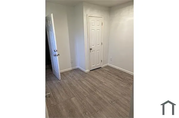 Building Photo - 4550 Wayne Ave #3