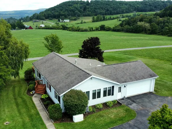 995 W Hill Rd, Covington, PA 16917