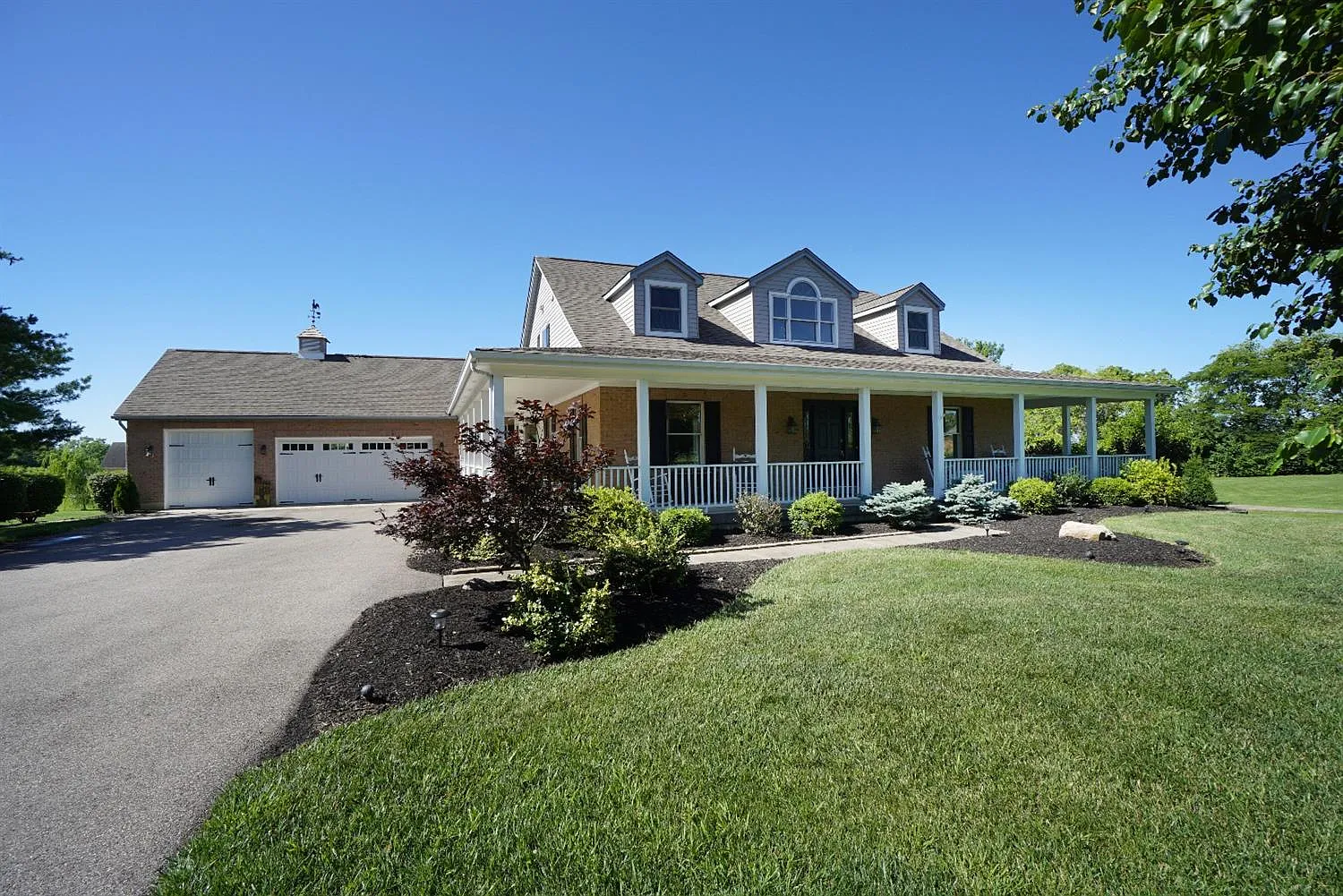 5275 Greentree Rd photo 1