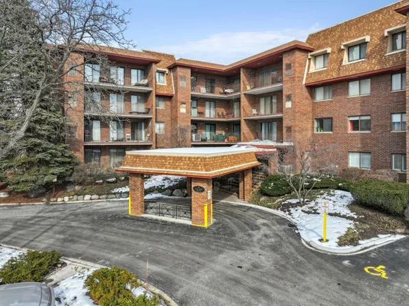 101 Old Oak Dr APT 216, Buffalo Grove, IL 60089