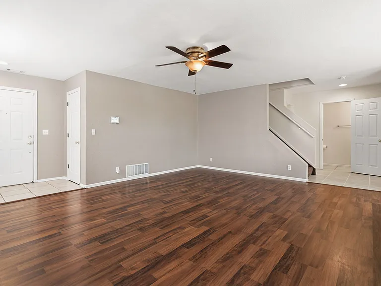 11114 York Way — Photo 4