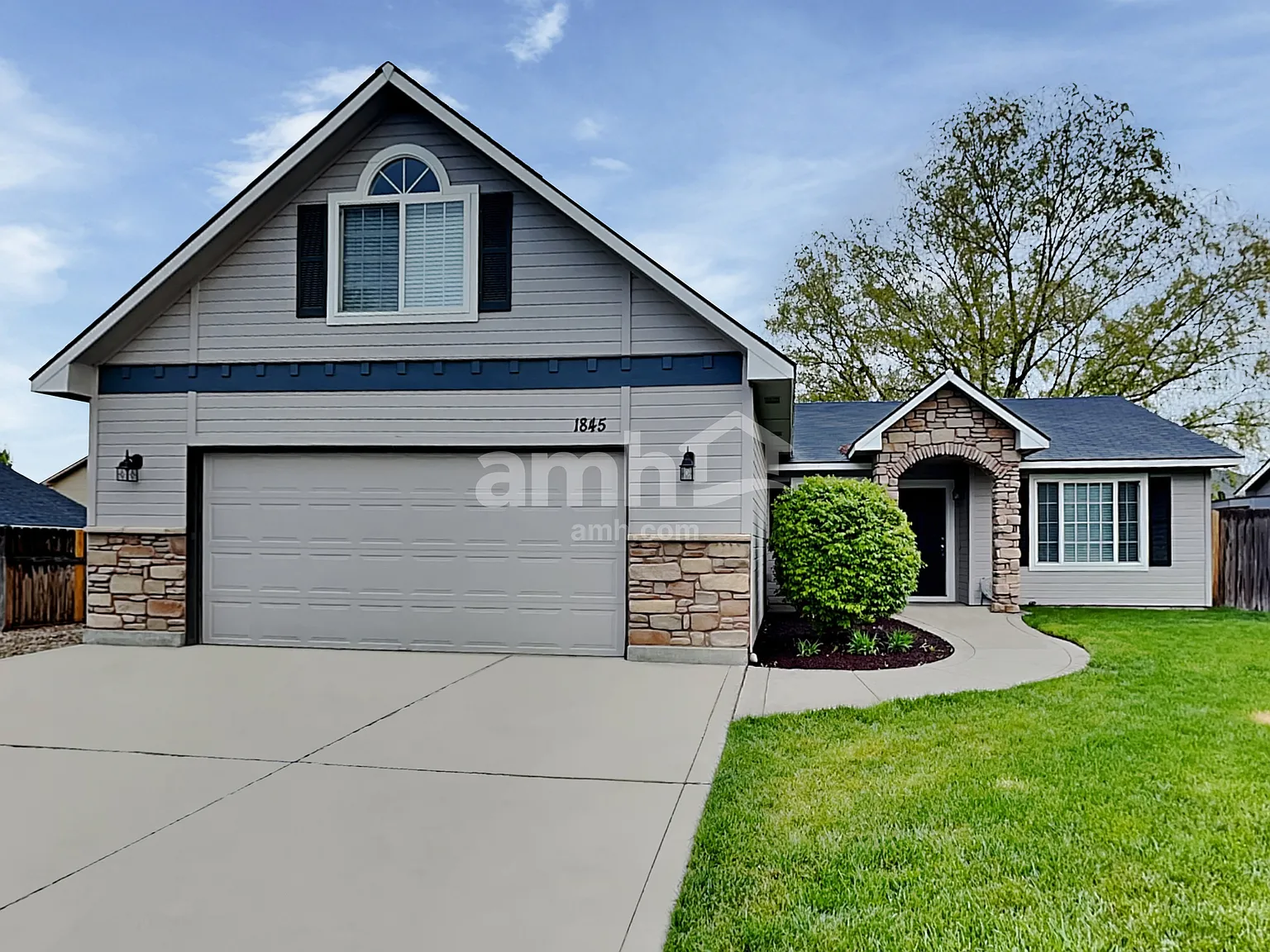 3 bed, 2.0 bath, 1614 sqft, $2,480 — Photo 1