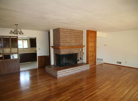 2nd image of 1996 Falmouth Dr