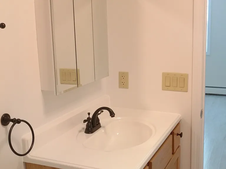 573 Silver Creek Rd — Photo 8