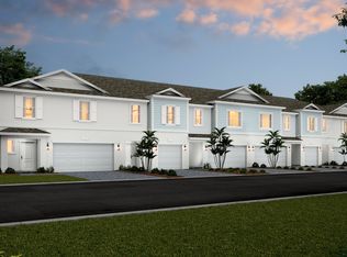 662 NE Waters Edge Ln, Port Saint Lucie, FL 34983