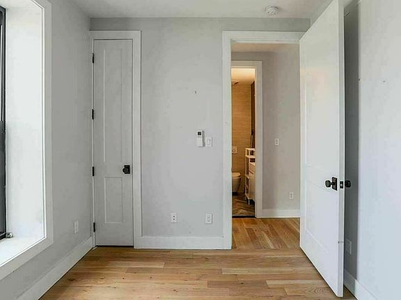4th image of 717 De Kalb Ave #2C
