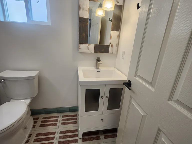 1111 S Rimpau Blvd — Photo 13