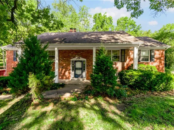 815 Adams Dr, Liberty, MO 64068