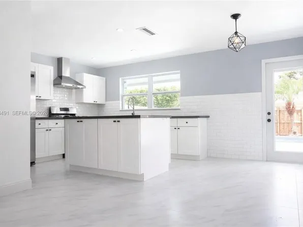 11841 NW 30th Pl, Sunrise, FL 33323