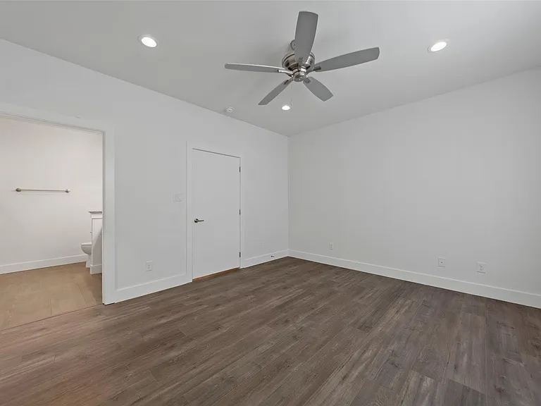 Master Bed with Walk in Closet