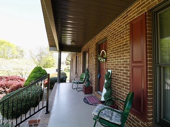 2nd image of 720 Lansdale Dr