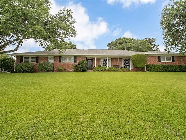 1st image of 4116 Hildring Dr E