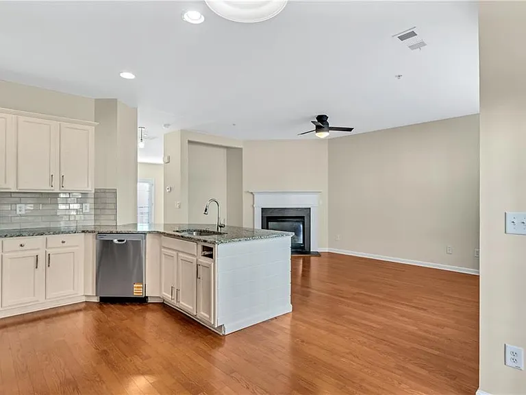6174 Indian Wood Cir SE — Photo 7