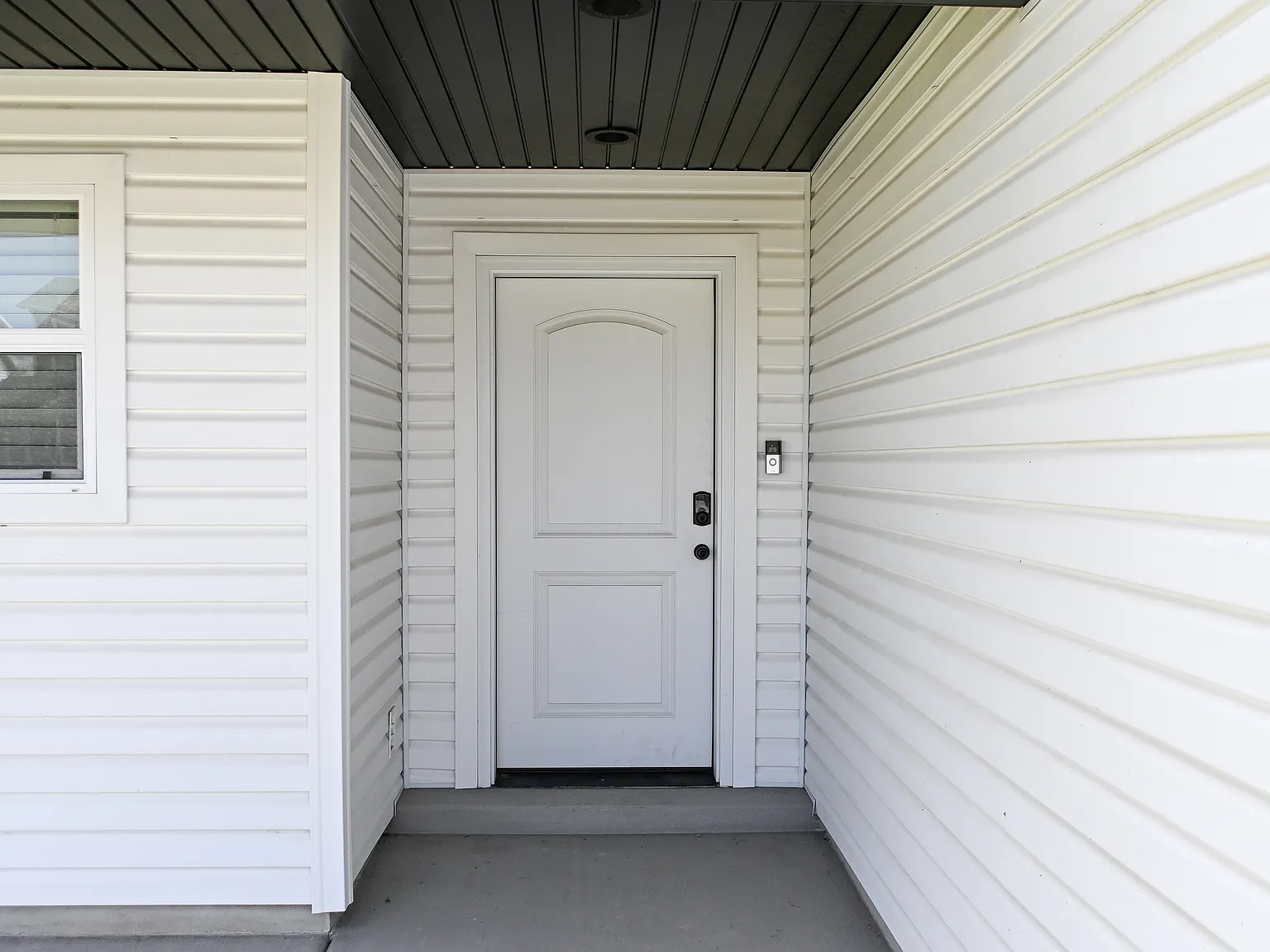 3 bed, 2.5 bath, 1550 sqft, $2,100 — Photo 2