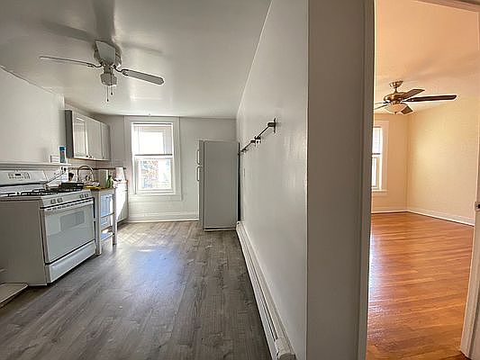 3rd image of 20-21 41st St #2