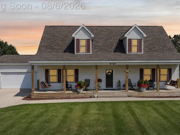 9345 Hogan Rd, Fenton, MI 48430