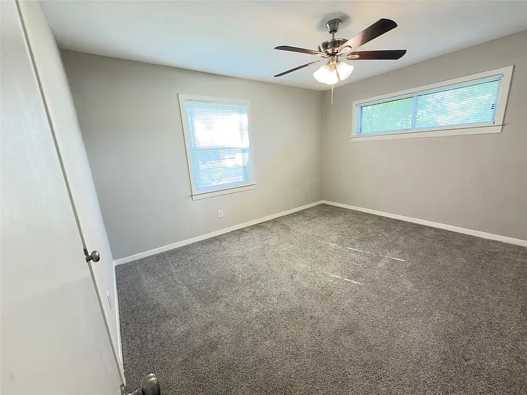 819 W Kyle Rd — Photo 20