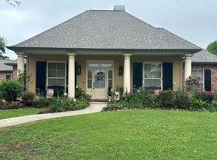 208 Salvador Dr, Lafayette, LA 70507