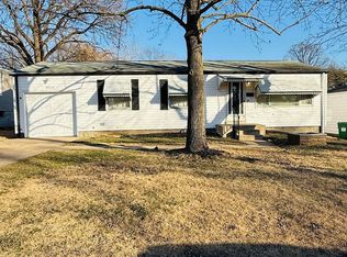 9720 Gloucester Dr, Saint Louis, MO 63137