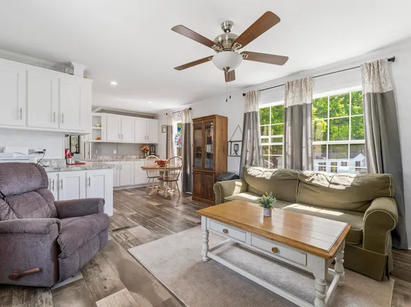 11 Daisy Drive, Pittsfield, NH 03263