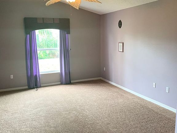 5th image of 516 Prince Charles Dr