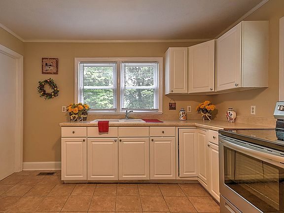 4th image of 2916 Ashley St