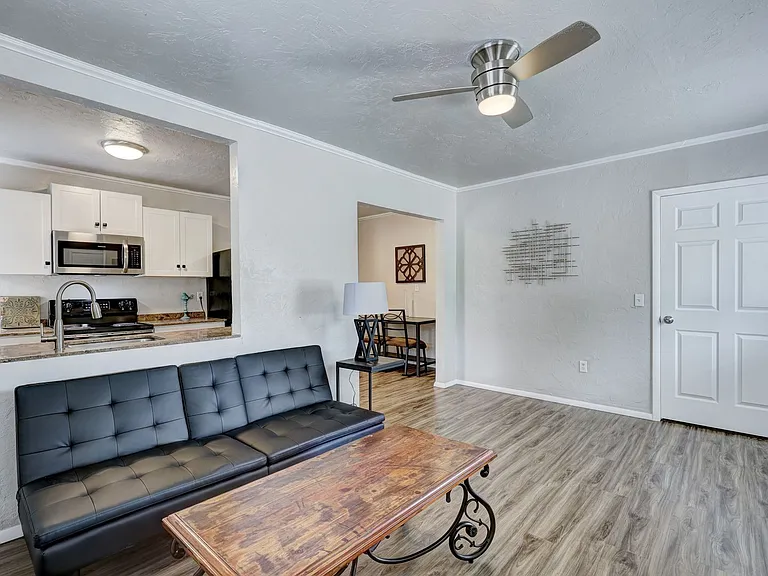 1201 NW 31st St. — Photo 5