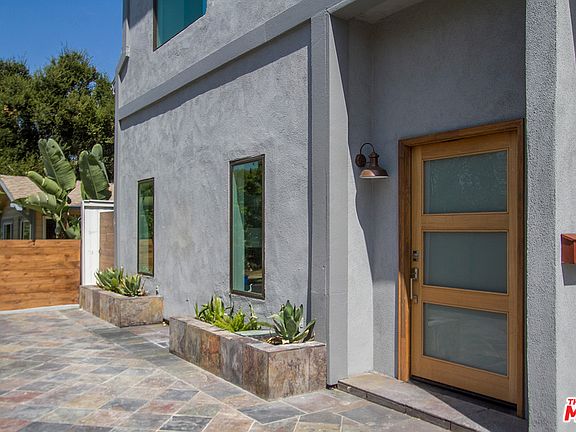3rd image of 1315 Las Flores Dr