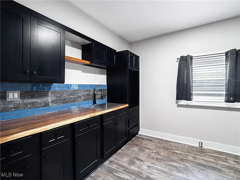 1821 Kenneth Ave — Photo 7