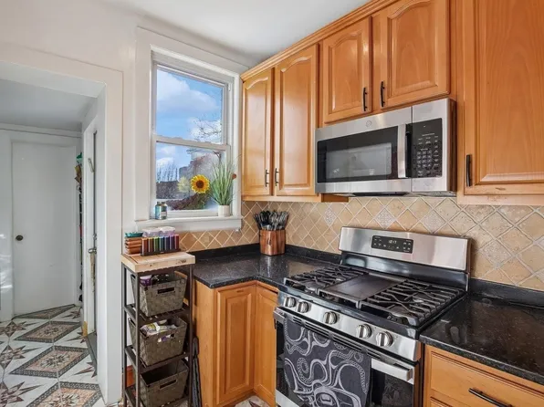 2014 New York Avenue image 8 of 32