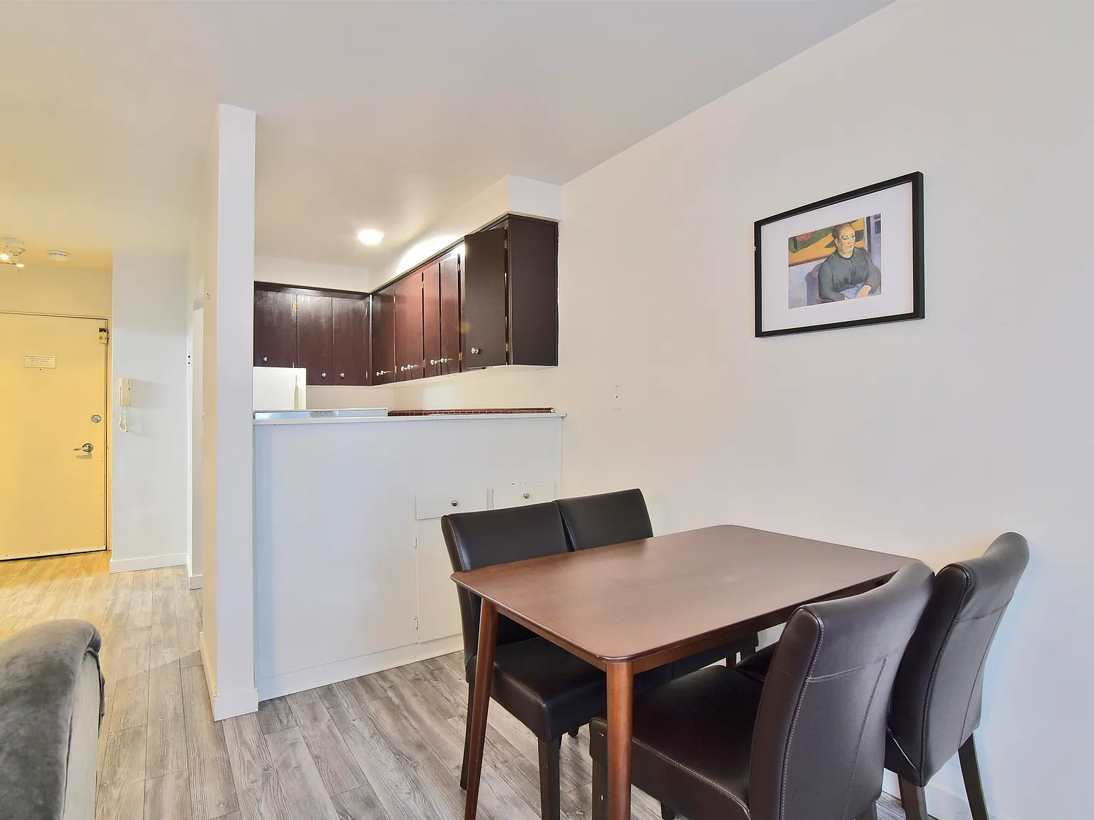1 bed, 450 sqft, $2,350 — Photo 3
