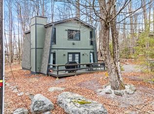 1150 Country Club Dr, Tobyhanna, PA 18466