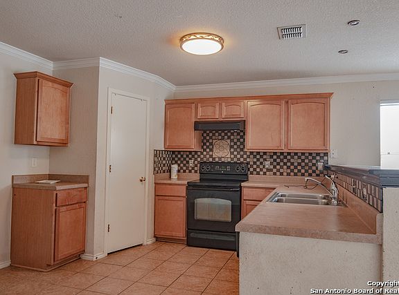 5th image of 5843 Bronco Way