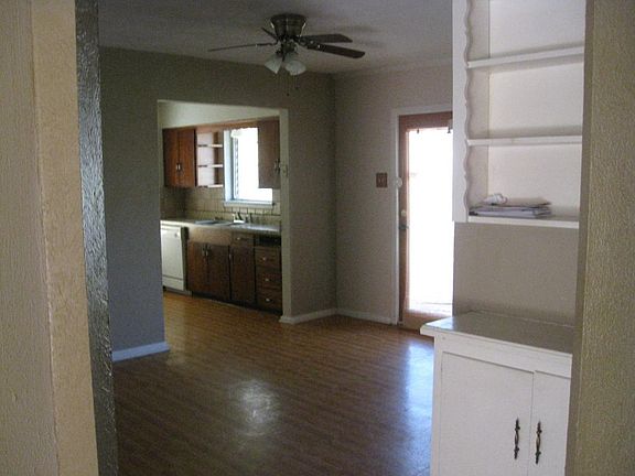 3rd image of 2655 Hillsboro Ave
