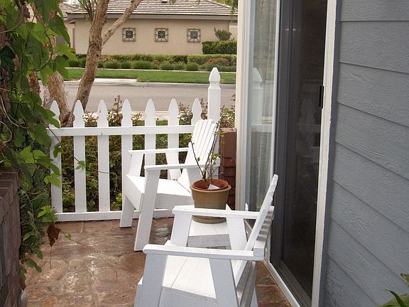 Hardscape front patio