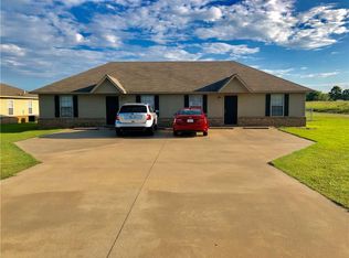 200 Lacey Ln #B, Poteau, OK 74953