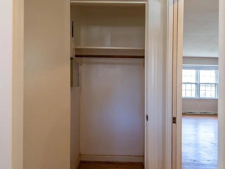 319 Magnolia St — Photo 12
