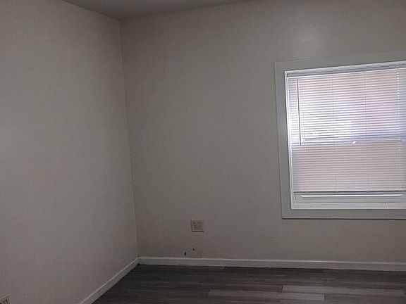 3rd image of 1117 N Christiana Ave #G