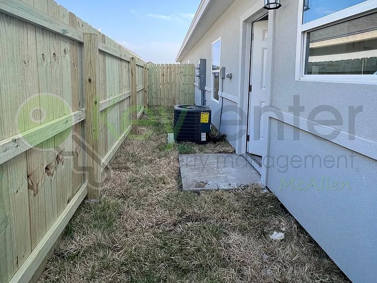 1812 Redbud Ln #1 — Photo 27