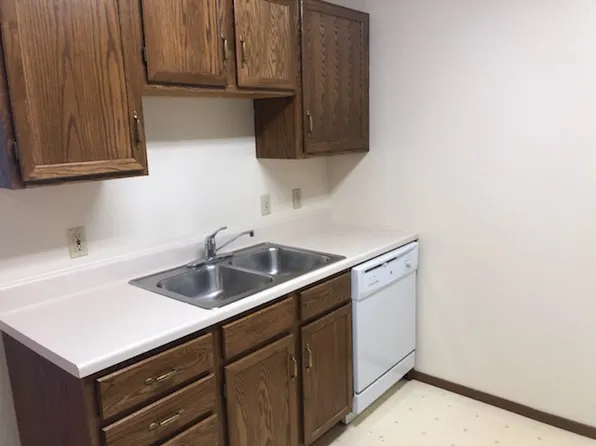 839 Park Ave S APT 8, Brookings, SD 57006
