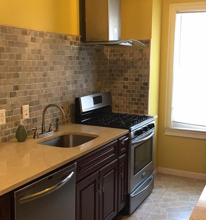 1st image of 130 Cox Ave #1