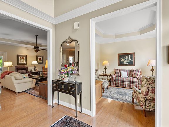 4th image of 12 Shannon Creek Ct
