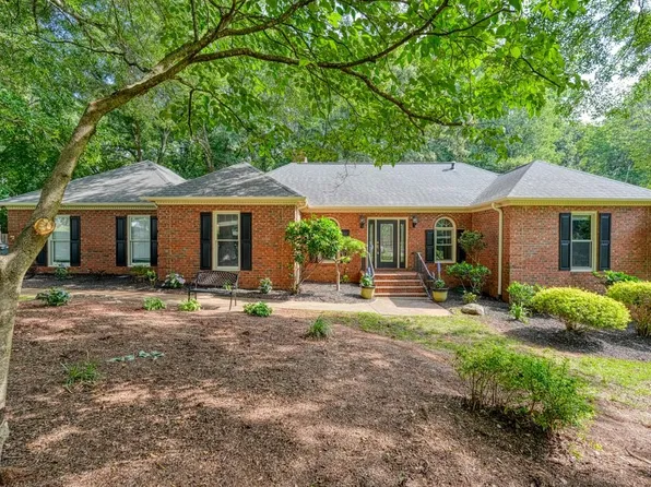 144 Hawk Creek Dr, Spartanburg, SC 29301