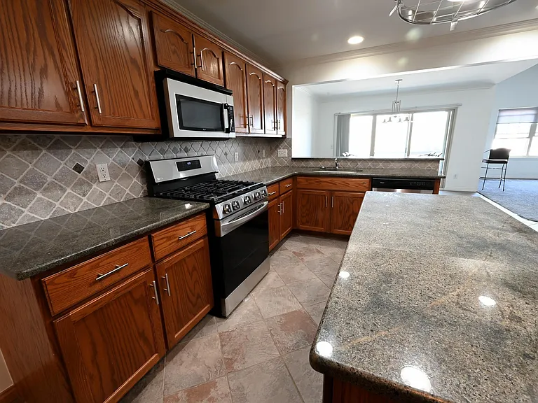 28777 Berwick Ct #1 — Photo 8
